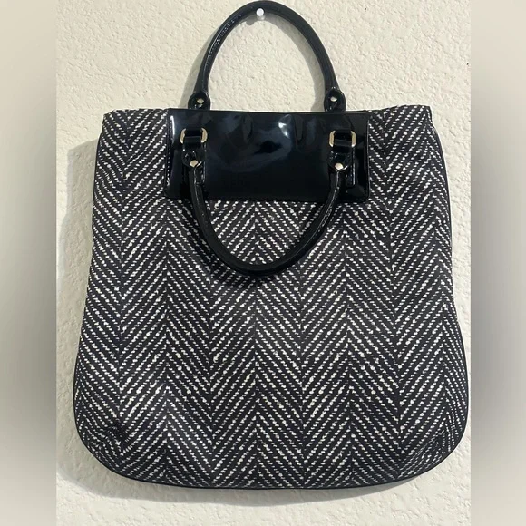 Kate Spade Black & White Handbag - Picture 3 of 11